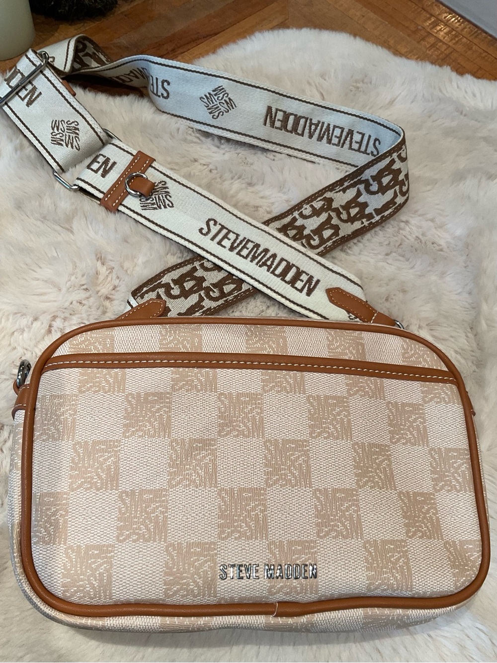 The Viral STEVE MADDEN Brailay Bag ! Vegan Leather Crossbody Bag - Picture 2 of 9